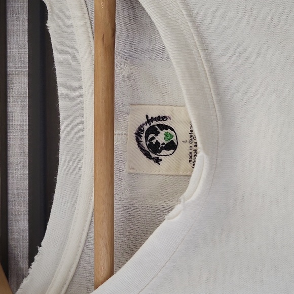 🌻NWOT) "Sunflower tee" By"we the free" 🌻 - Picture 10 of 16